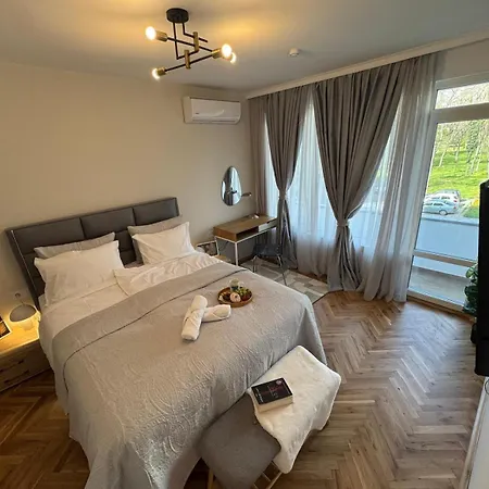 Aura Apartment