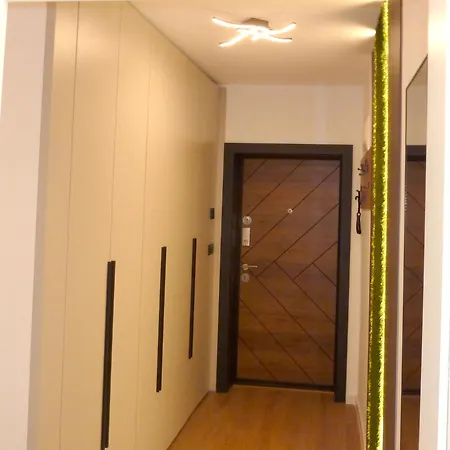 Apartment Aura *