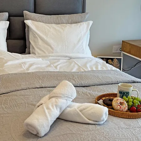 Aura Apartment Burgas City